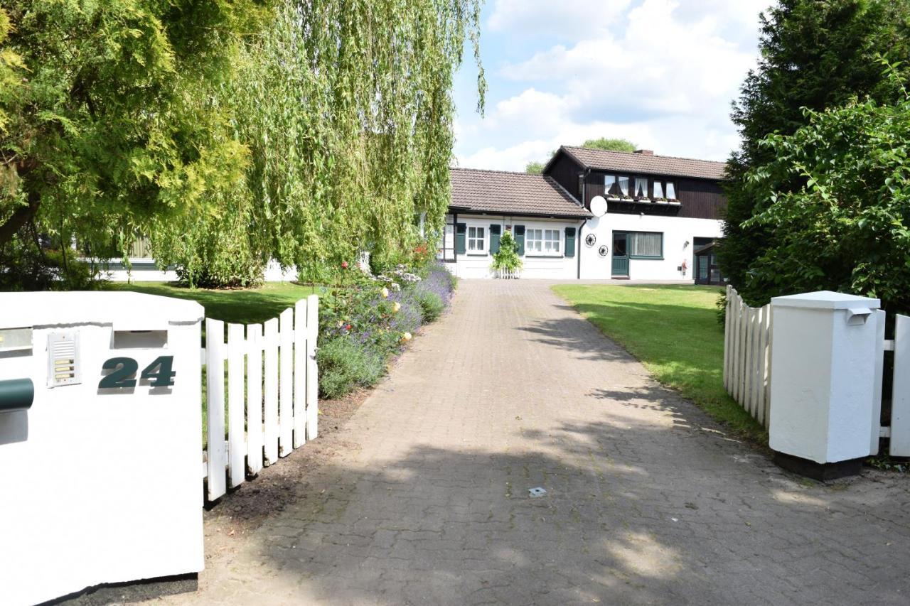Landhaus Hideaway Mit Aussenpool, Sauna Und Kamin Bosau Exterior photo